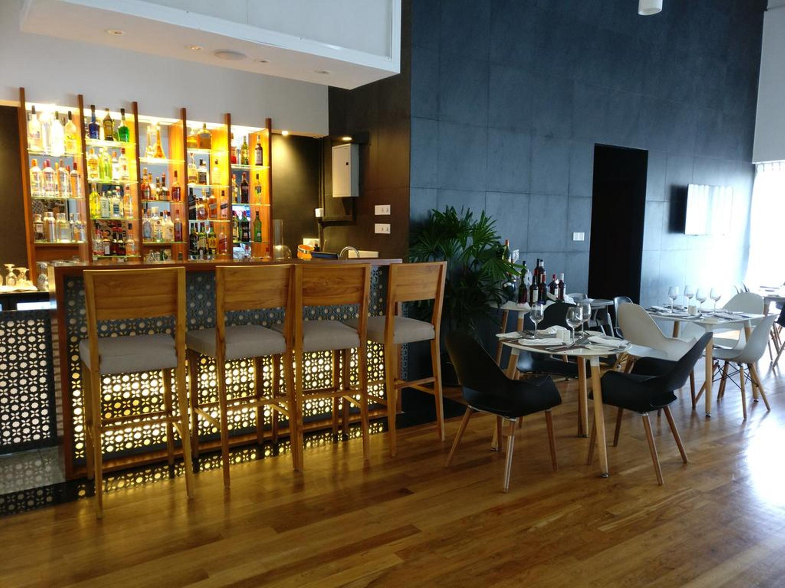 Ocean Edge Suites & Hotel Colombo Exterior foto