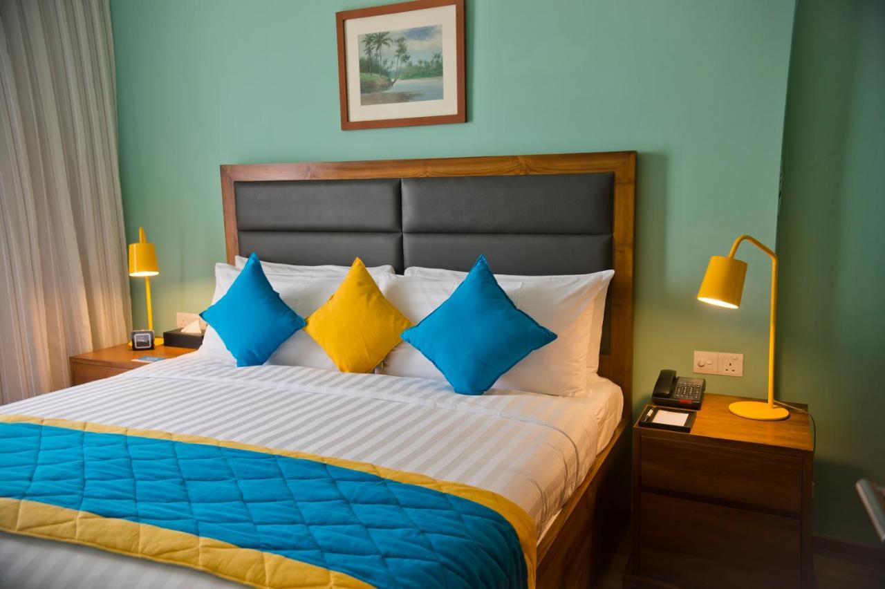Ocean Edge Suites & Hotel Colombo Exterior foto